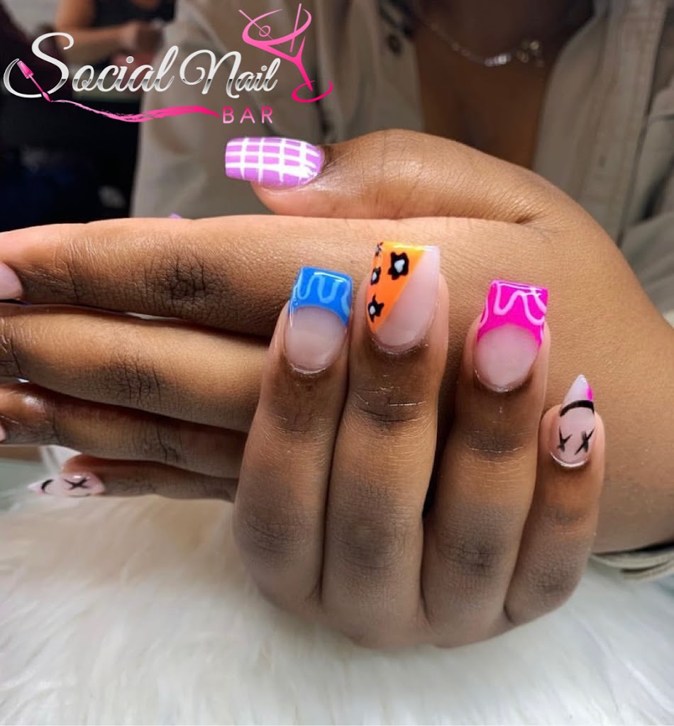 Social Nail Bar 43230