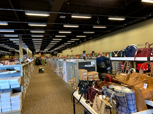 Shoe Store «DSW Designer Shoe Warehouse», reviews and photos, 25 Ronson Rd, Iselin, NJ 08830, USA