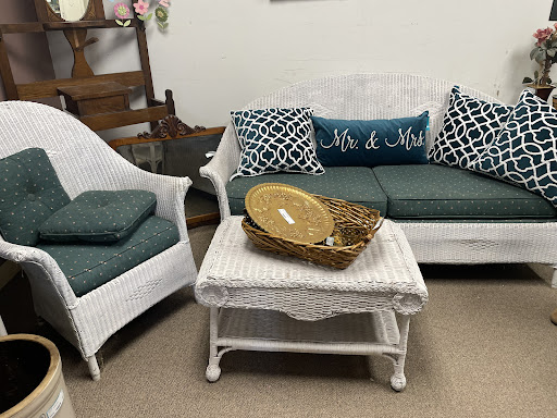 Consignment Shop «Refabulous Furnishings», reviews and photos, 2231 Vestal Pkwy W, Vestal, NY 13850, USA