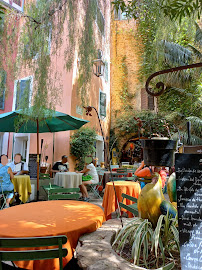 Atmosphère du Restaurant Café De La Cueva à Bormes-les-Mimosas - n°16