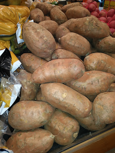 Grocery Store «Harveys Supermarket», reviews and photos, 1207 W Screven St, Quitman, GA 31643, USA