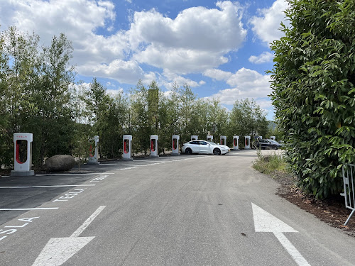 Tesla Supercharger à Moulins-lès-Metz
