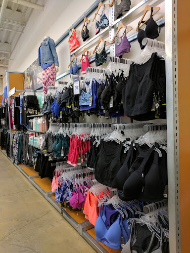 Clothing Store «Old Navy», reviews and photos, 1232 3rd Street Promenade, Santa Monica, CA 90401, USA