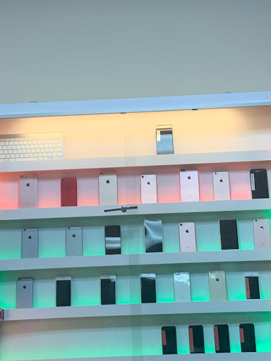 Computer Store «Fixoid - Computer, Cell Phone, iPad, iPhone, and Samsung Repair - VANCOUVER», reviews and photos, 6300 NE 117th Ave #1, Vancouver, WA 98662, USA