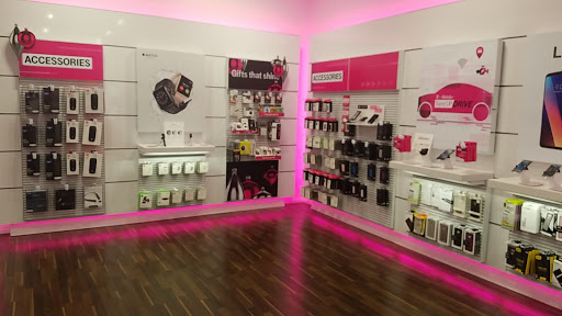 Cell Phone Store «T-Mobile», reviews and photos, 6952 Katella Ave, Cypress, CA 90630, USA