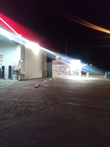 Grocery Store «Lucky 7», reviews and photos, 501 S 10th St, Taft, CA 93268, USA