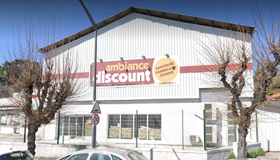 Ambiance Discount à Nice