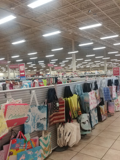 Clothing Store «Burlington Coat Factory», reviews and photos, 510 Howe Ave, Cuyahoga Falls, OH 44221, USA