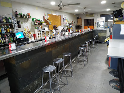 Bar Kruze - C. Antonio Machado, 61, 41350 Villanueva del Río y Minas, Sevilla, Spain