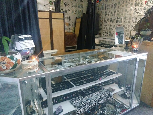 Tattoo Shop «Cowboys Ta2z», reviews and photos, 1270 E Columbia Ave # B, Battle Creek, MI 49014, USA