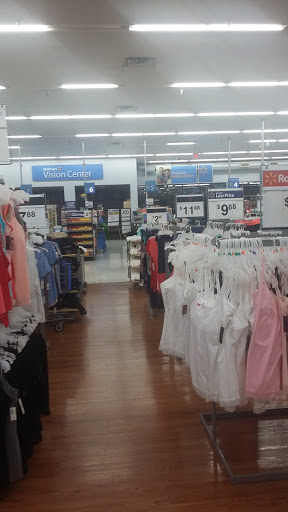 Discount Store «Walmart», reviews and photos, 1360 Town Centre Dr, Eagan, MN 55123, USA