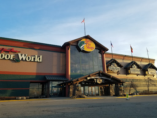 Sporting Goods Store «Bass Pro Shops», reviews and photos, 300 Cincinnati Mills Dr, Cincinnati, OH 45240, USA