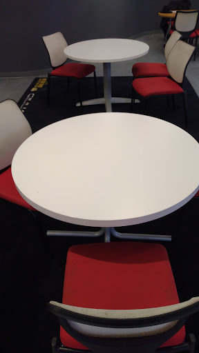 Used Car Dealer «Ron Tonkin Dealerships Used Cars», reviews and photos, 9008 SW Canyon Rd, Portland, OR 97225, USA