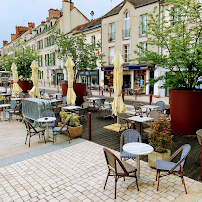 Atmosphère du Restaurant Café Des Halles à Fontainebleau - n°1