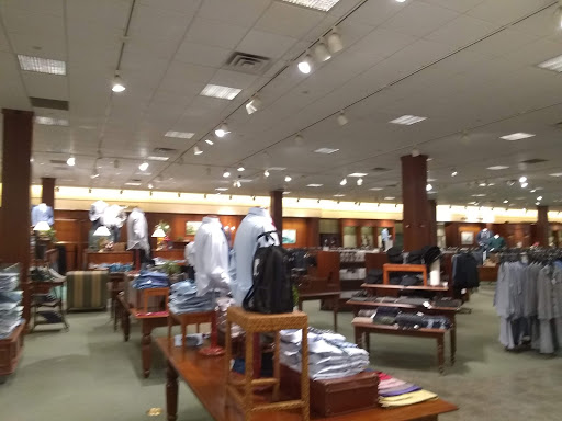 Department Store «Von Maur», reviews and photos, 7700 E Kellogg Dr N, Wichita, KS 67207, USA