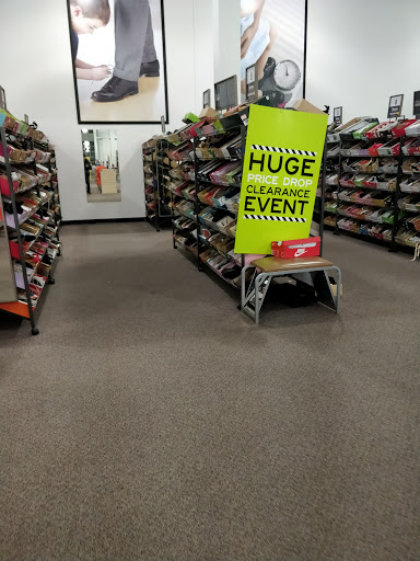 Shoe Store «DSW Designer Shoe Warehouse», reviews and photos, 6905 Mills Civic Pkwy, West Des Moines, IA 50266, USA