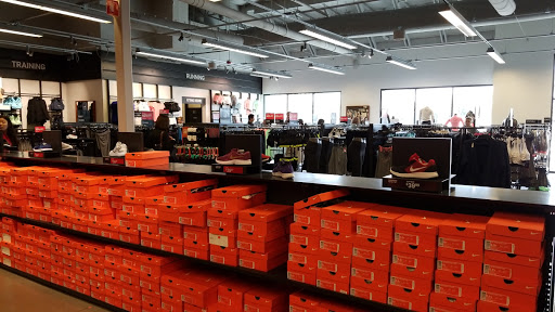 Sporting Goods Store «Nike Factory Store», reviews and photos, 1600 Saratoga Ave #213, San Jose, CA 95129, USA