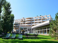 Extérieur du Restaurant Logis Hôtel Adelphia à Aix-les-Bains - n°4