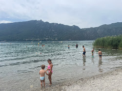 Plage du Rowing'in fotoğrafı uçurumlarla desteklenmiş