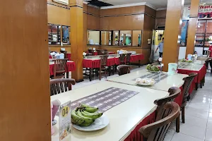 Rumah Makan Sederhana - Masakan Padang image