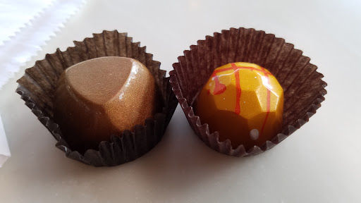 Chocolate Shop «Le Chocoholique», reviews and photos, 601 N High St, Columbus, OH 43215, USA