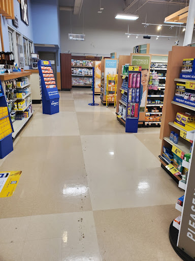 Grocery Store «Kroger», reviews and photos, 30935 Five Mile Road, Livonia, MI 48154, USA