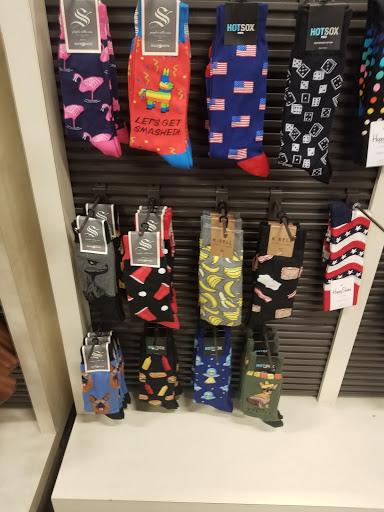 Shoe Store «DSW Designer Shoe Warehouse», reviews and photos, 4250 Summit Plaza Dr, Louisville, KY 40241, USA