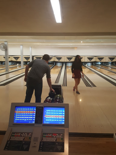 Bowling Alley «Fireside Bowl», reviews and photos, 2646 W Fullerton Ave, Chicago, IL 60647, USA