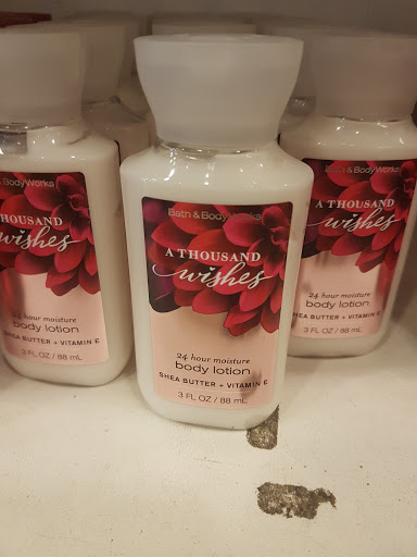 Beauty Supply Store «Bath & Body Works», reviews and photos, 2024 S University Dr, Davie, FL 33324, USA