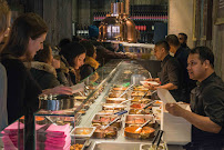 Atmosphère du Restaurant indien moderne Bollynan streetfood indienne - Grands Boulevards à Paris - n°12
