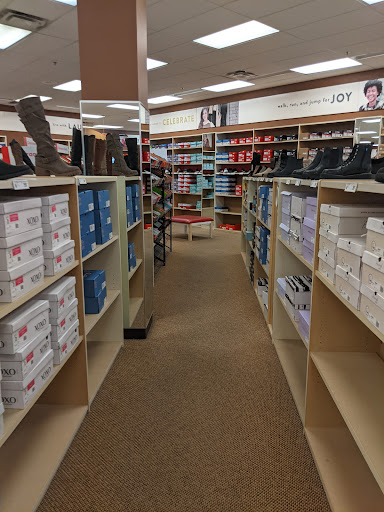 Shoe Store «Famous Footwear», reviews and photos, 19075 I-45, Conroe, TX 77385, USA