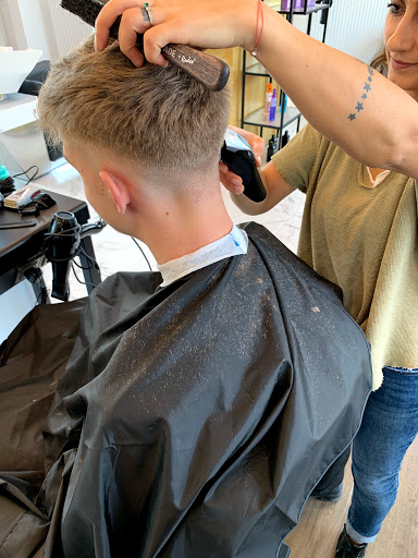 Hairzig - Friseur & Kosmetik In Vienna