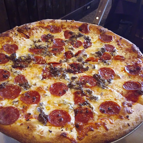 #1 best pizza place in Waynesville - Bocelli's Italian Eatery