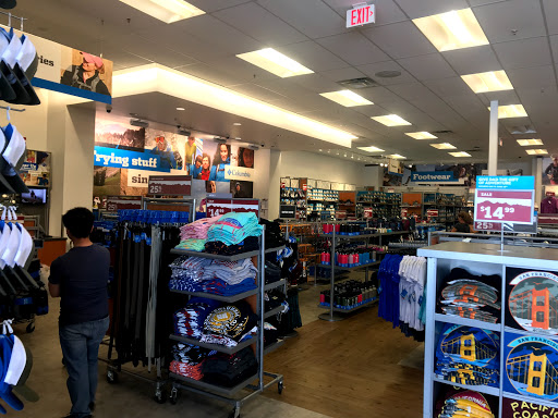 Sportswear Store «Columbia Sportswear Store - Gilroy, CA», reviews and photos, 681 Leavesley Rd d135, Gilroy, CA 95020, USA
