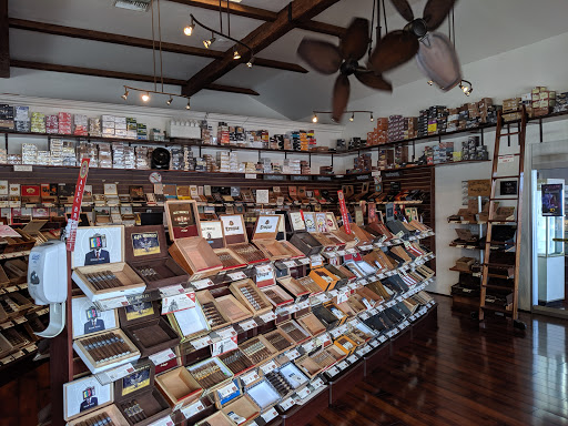 Cigar Shop «Fort Lauderdale Cigar Shop - Neptune Cigar SuperStore», reviews and photos, 2325 S Federal Hwy, Fort Lauderdale, FL 33316, USA