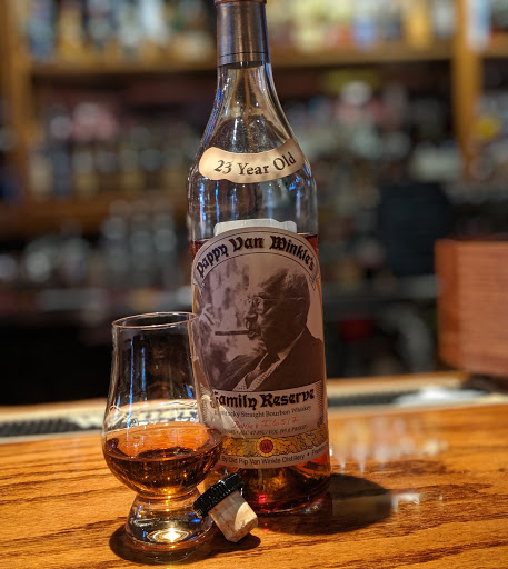 Michelangelos Pizzeria & Whiskey Bar image