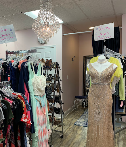 Consignment Shop «Twinkle Resale Boutique», reviews and photos, 100 Ridge Rd, Chadds Ford, PA 19317, USA