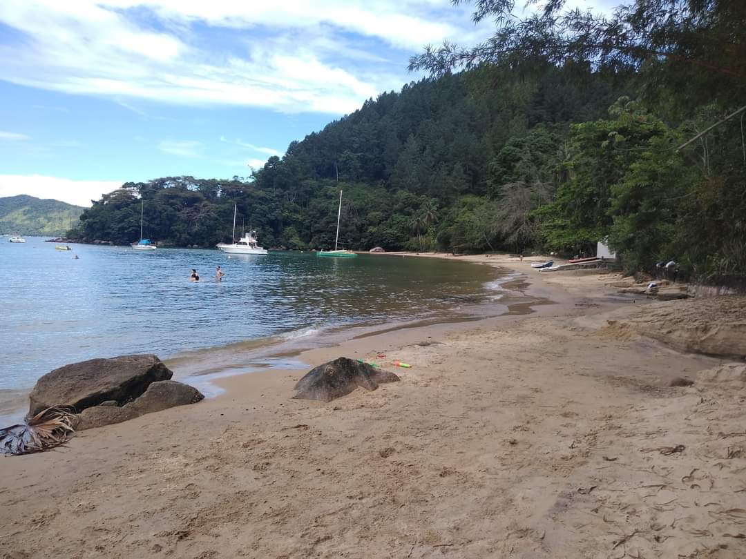 Valokuva Praia de Ubatubaista. - suosittu paikka rentoutumisen tuntijoille