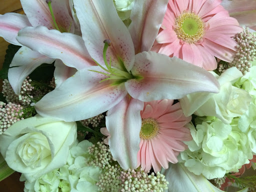 Florist «Autumn Rose Flower & Gift Shoppe», reviews and photos, 990 Bridgeport Ave, Milford, CT 06460, USA