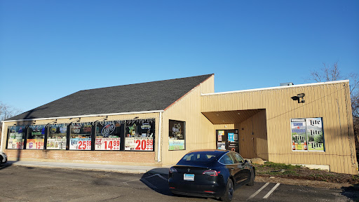 Liquor Store «Silverbrook Wine and Liquor», reviews and photos, 374 Boston Post Rd, Orange, CT 06477, USA