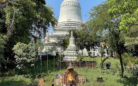 Wat Phnom Daun Penh image