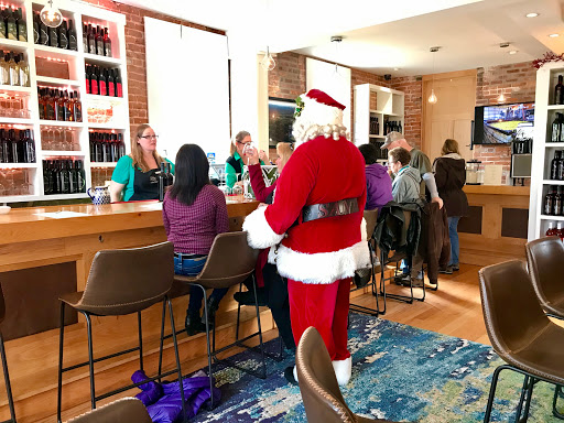 Winery «Wide River Winery - Tasting Room», reviews and photos, 106 N Cody Rd, Le Claire, IA 52753, USA