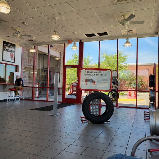 Tire Shop «Discount Tire Store - Apple Valley, MN», reviews and photos, 15102 Foliage Ave, Apple Valley, MN 55124, USA