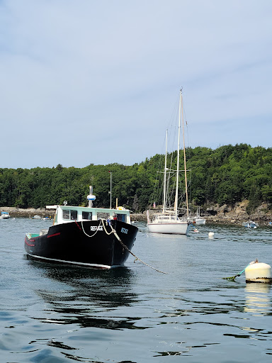 Sightseeing Tour Agency «Lulu Lobster Boat Ride», reviews and photos, 55 West St, Bar Harbor, ME 04609, USA