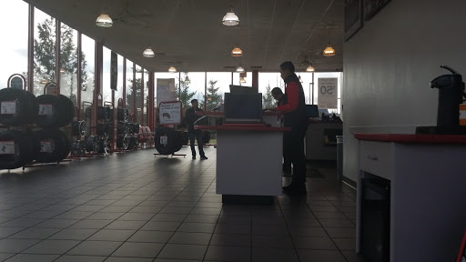 Tire Shop «Discount Tire Store - Beaverton, OR», reviews and photos, 18643 NW Eider Ct, Beaverton, OR 97006, USA