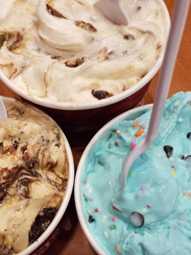 Ice Cream Shop «Cold Stone Creamery», reviews and photos, 2935 S 108th St, West Allis, WI 53227, USA