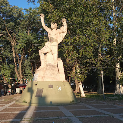 Monumento a Carlos Monzón