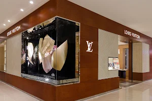 Louis Vuitton Monterrey El Palacio de Hierro image