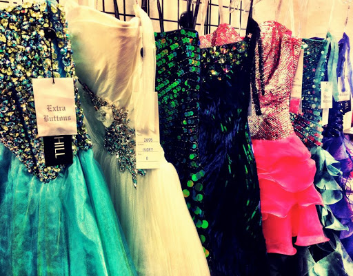 Formal Wear Store «Winning Crown Boutique», reviews and photos, 11046 Elm St, Omaha, NE 68144, USA