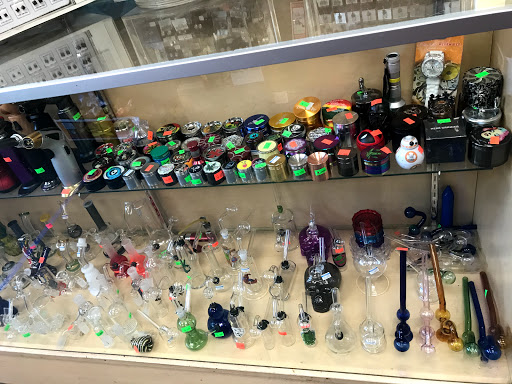 Tobacco Shop «Mundo Smoke Shop», reviews and photos, 430 W Holt Ave # C, Pomona, CA 91768, USA